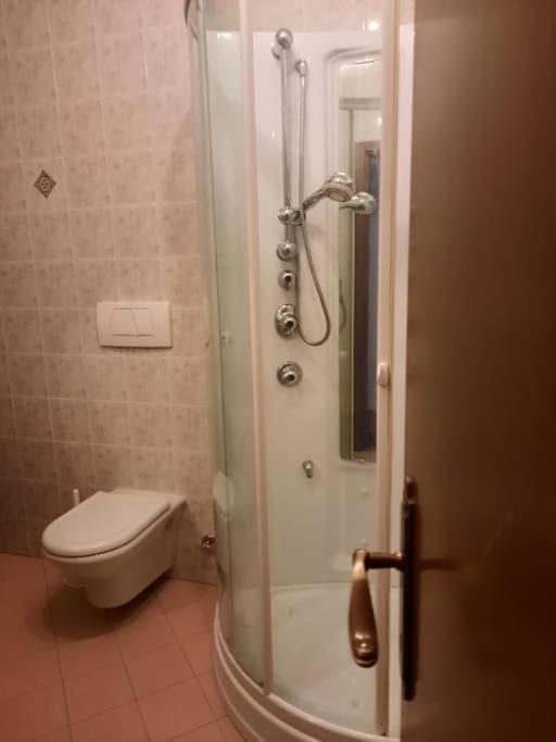 La Tua Villa Sul Lago - Casa Kollegger Luino Luaran gambar