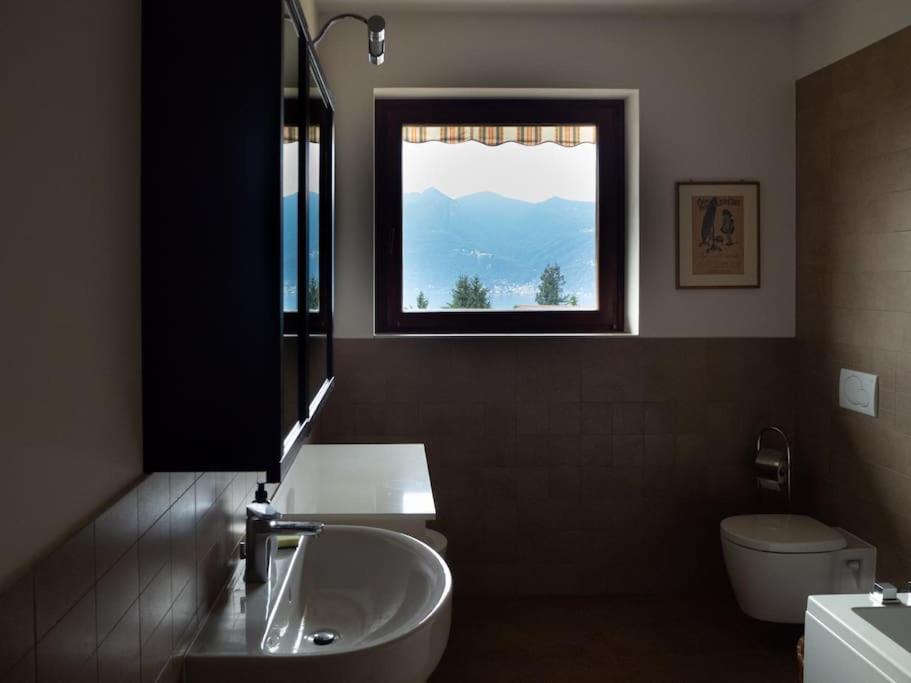 La Tua Villa Sul Lago - Casa Kollegger Luino Luaran gambar