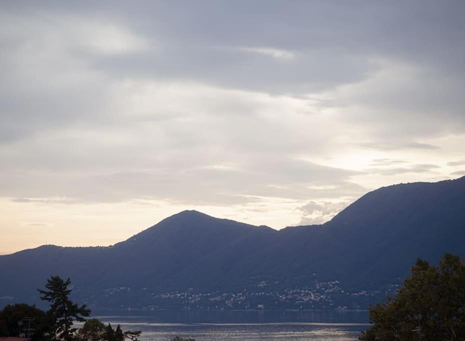 La Tua Villa Sul Lago - Casa Kollegger Luino Luaran gambar